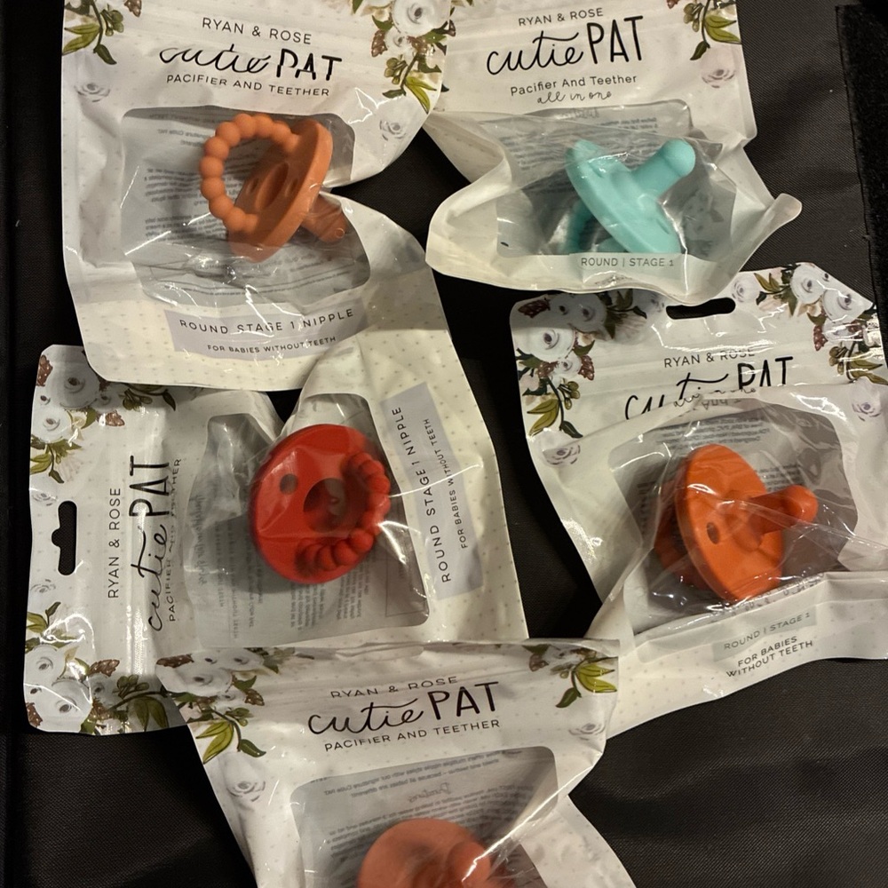Ryan & Rose Cutie PAT Pacifier and Teether Set - Picture 1 of 4